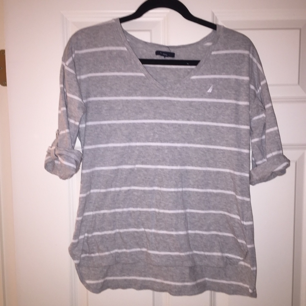 Grey & White Nautica T-Shirt Size Medium